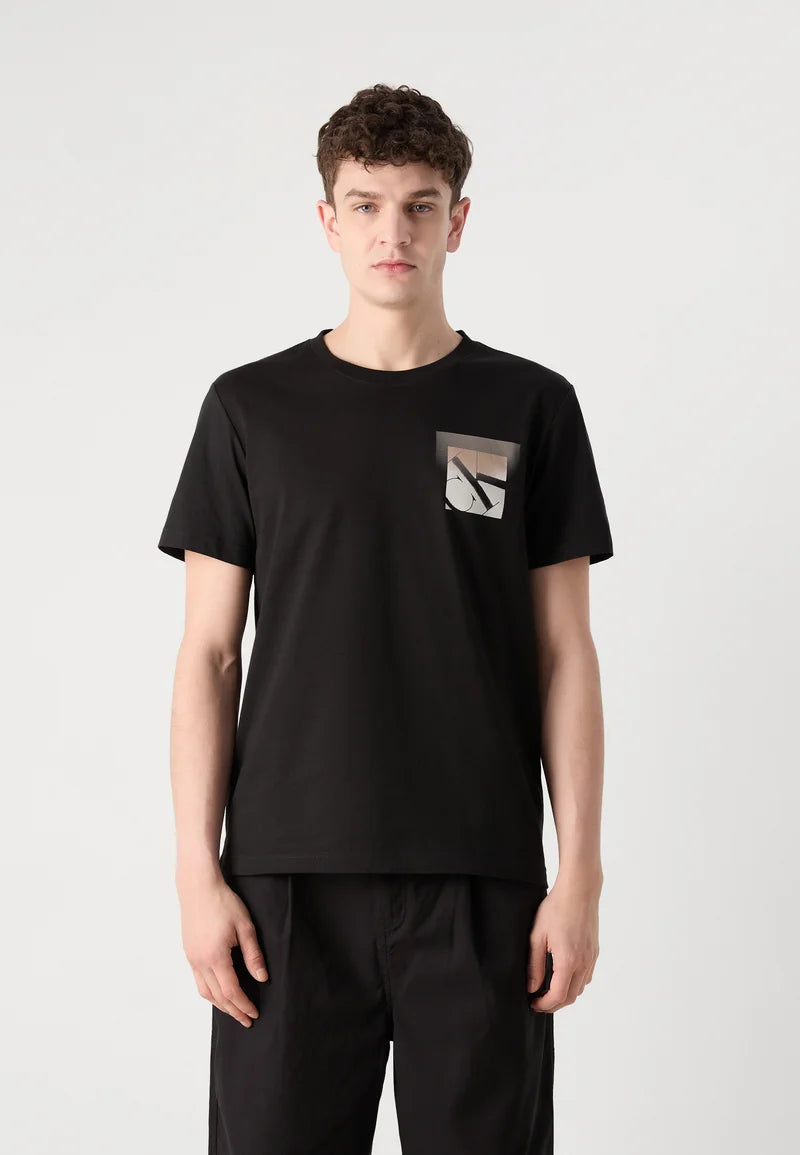 Calvin Klein t shirt