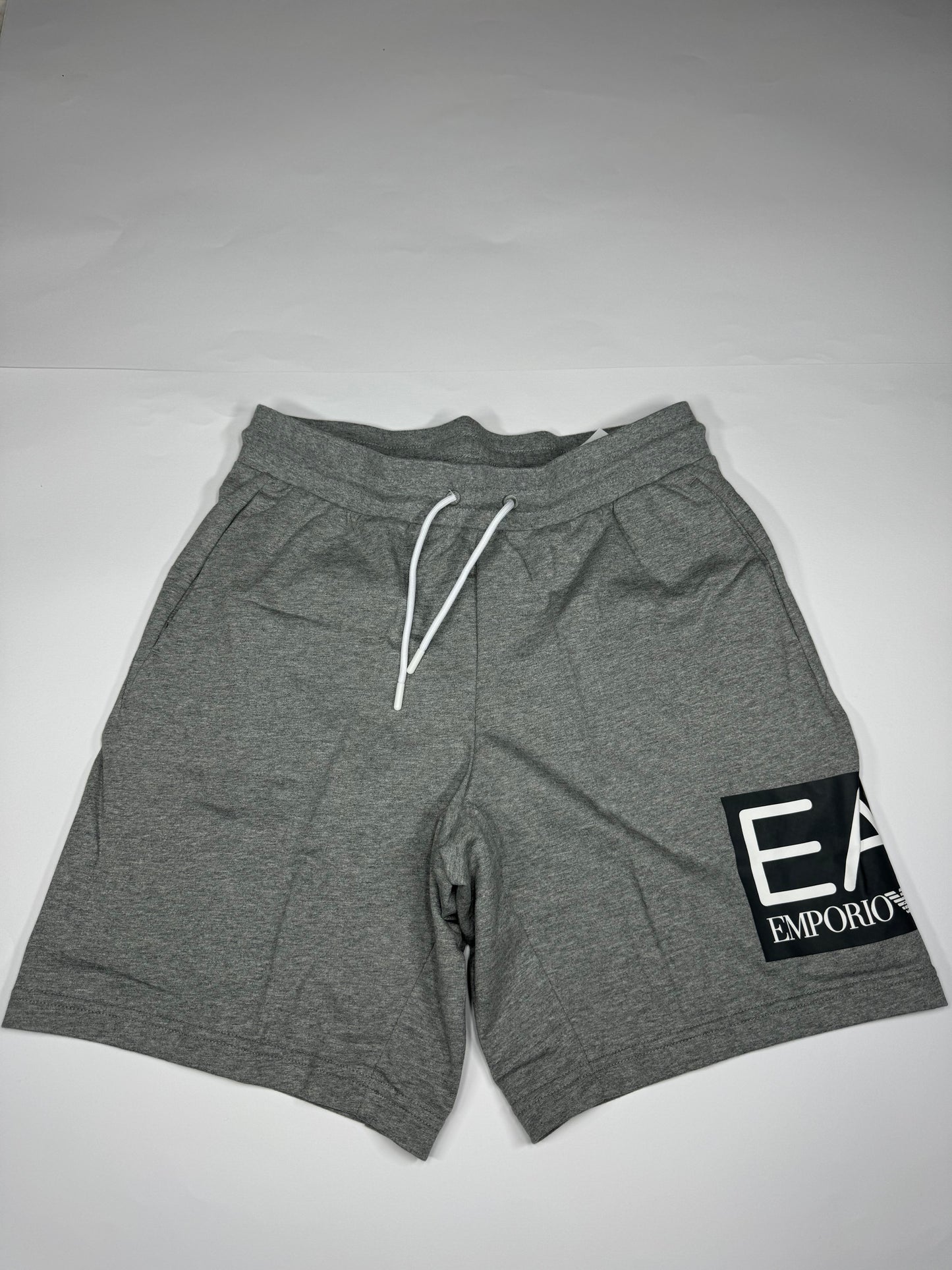 EA7 Shorts