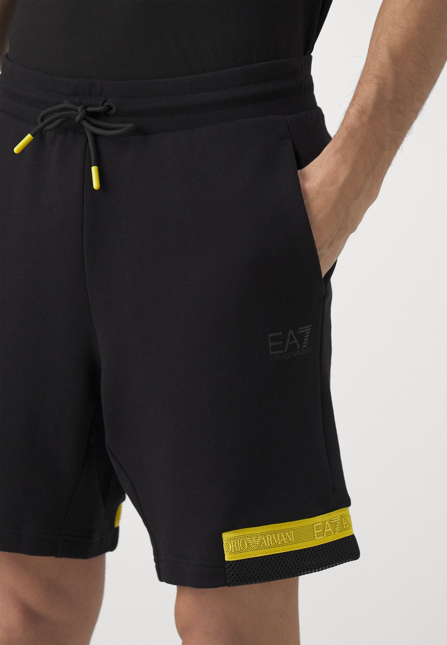 EA7 Shorts