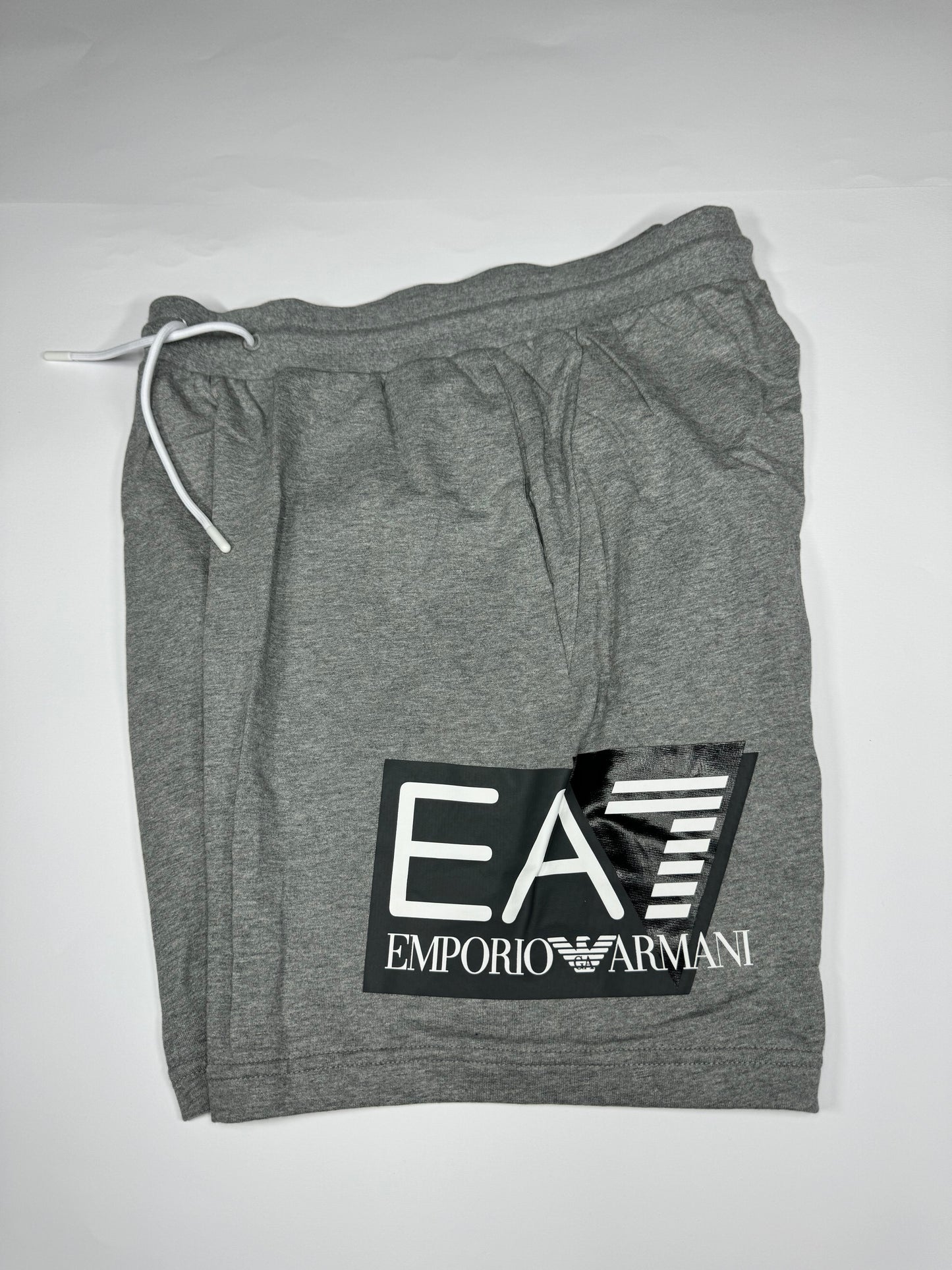 EA7 Shorts