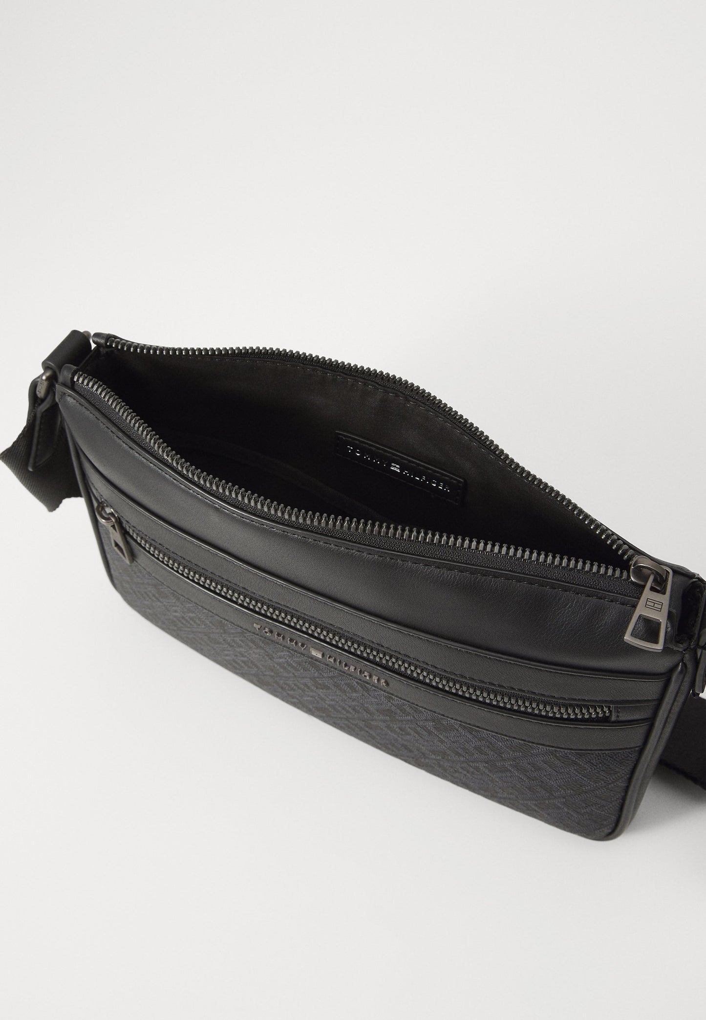 Tommy Hilfiger shoulder bag