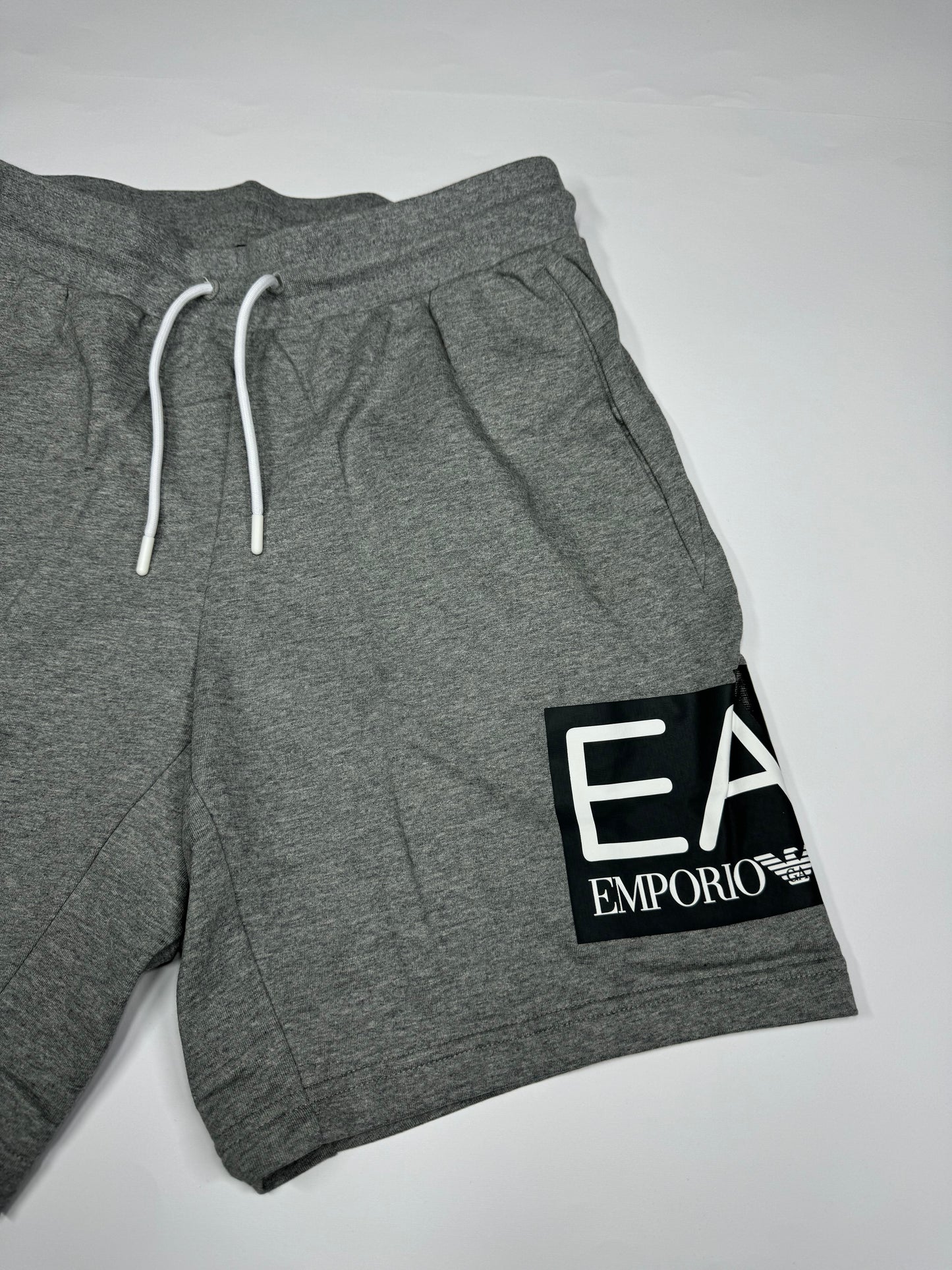 EA7 Shorts