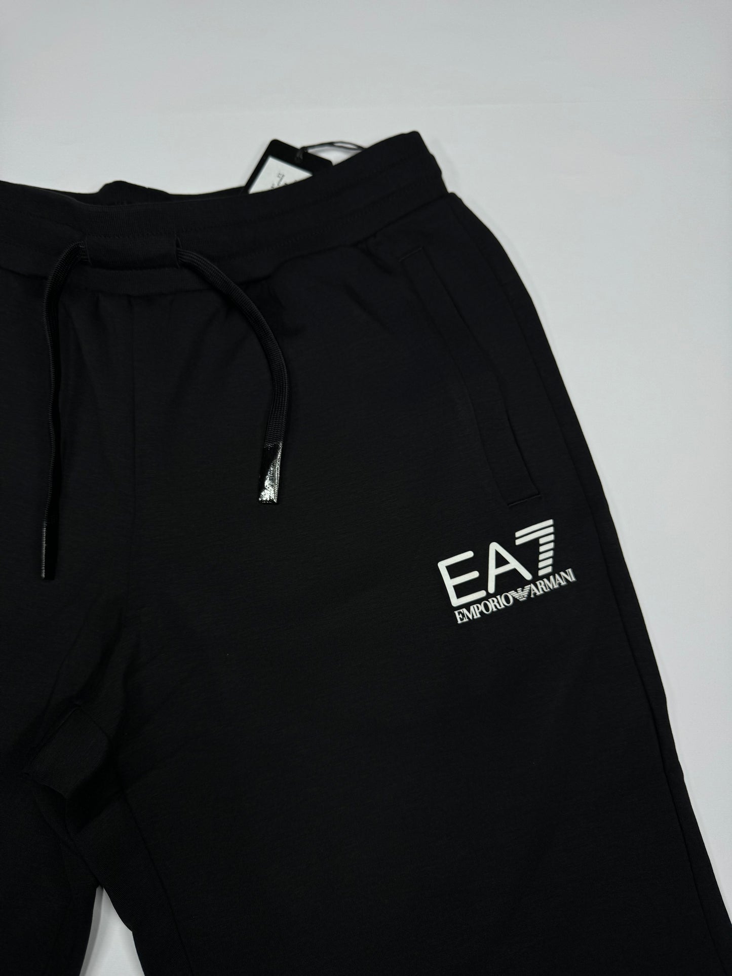 EA7 Shorts