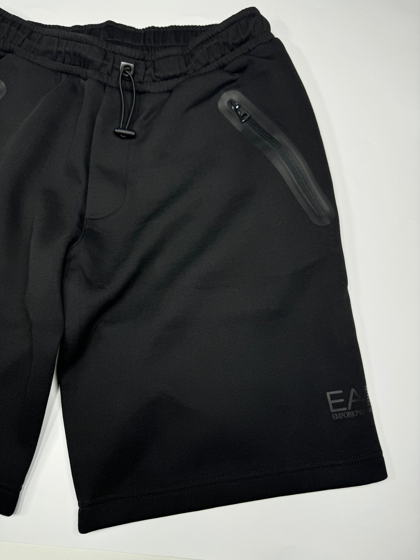 EA7 Shorts